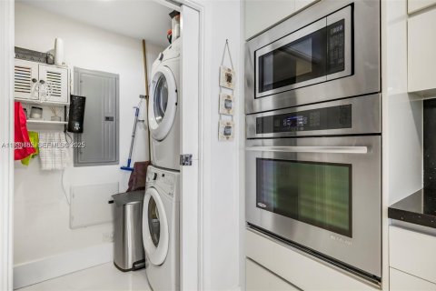 Снять в аренду кондоминиум в Майами, Флорида 3 спальни, 142.6м2, № 1989436 - фото 29