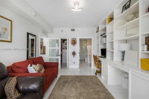 Снять в аренду кондоминиум в Майами, Флорида 3 спальни, 142.6м2, № 1989436 - фото 23