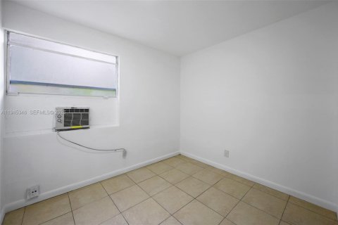 Купить коммерческую недвижимость в Майами, Флорида 110.55м2, № 2054542 - фото 8