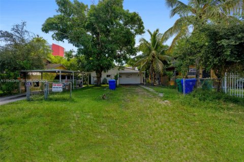 Купить коммерческую недвижимость в Майами, Флорида 110.55м2, № 2054542 - фото 5