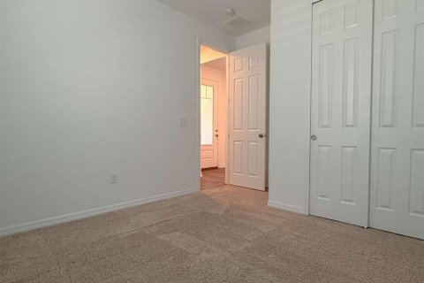 House in Clermont, Florida 3 bedrooms, 187.76 sq.m. № 2206625 - photo 4