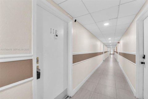 Condominio en venta en Miami, Florida, 1 dormitorio, 53.88 m2 № 2077183 - foto 21