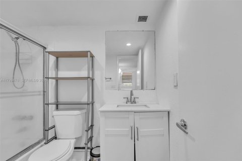 Condominio en venta en Miami, Florida, 1 dormitorio, 53.88 m2 № 2077183 - foto 5
