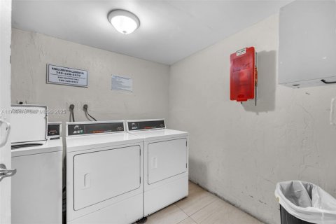 Condominio en venta en Miami, Florida, 1 dormitorio, 53.88 m2 № 2077183 - foto 8