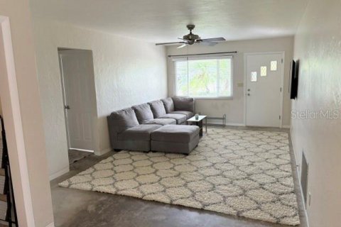 Casa en alquiler en Saint Petersburg, Florida, 2 dormitorios, 109.62 m2 № 1812673 - foto 2