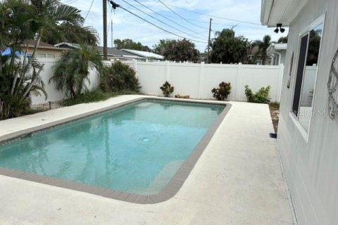 Casa en alquiler en Saint Petersburg, Florida, 2 dormitorios, 109.62 m2 № 1812673 - foto 10