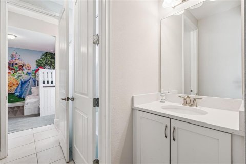 House in Kissimmee, Florida 8 bedrooms, 335.28 sq.m. № 2142425 - photo 8