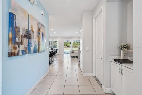 House in Kissimmee, Florida 8 bedrooms, 335.28 sq.m. № 2142425 - photo 17