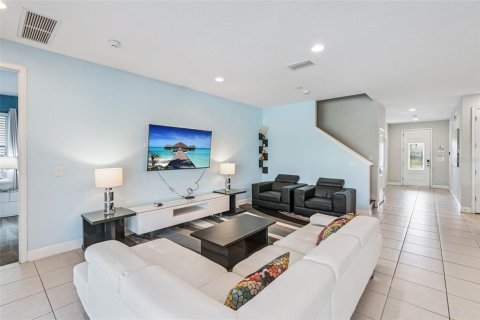 House in Kissimmee, Florida 8 bedrooms, 335.28 sq.m. № 2142425 - photo 24