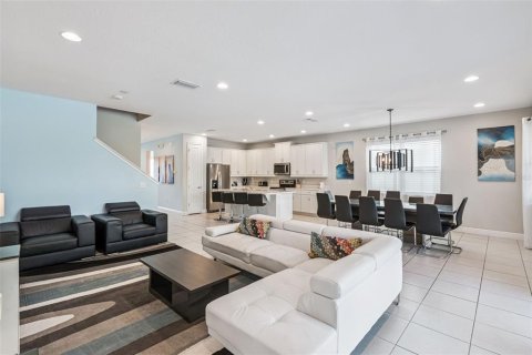 House in Kissimmee, Florida 8 bedrooms, 335.28 sq.m. № 2142425 - photo 23