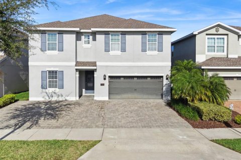 House in Kissimmee, Florida 8 bedrooms, 335.28 sq.m. № 2142425 - photo 3