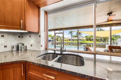 Casa en venta en Saint Petersburg, Florida, 3 dormitorios, 157.38 m2 № 1725557 - foto 17