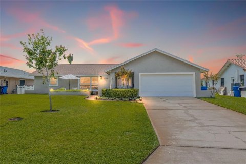 Casa en Saint Petersburg, Florida 3 dormitorios, 157.38 m2 № 1725557