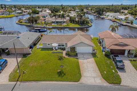 Casa en venta en Saint Petersburg, Florida, 3 dormitorios, 157.38 m2 № 1725557 - foto 3