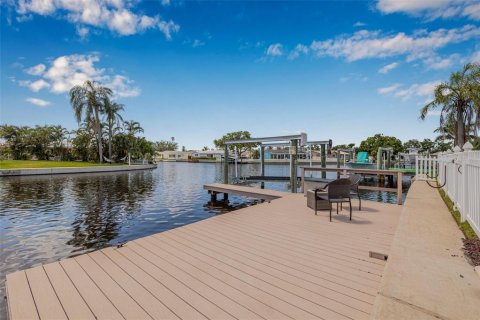 Casa en venta en Saint Petersburg, Florida, 3 dormitorios, 157.38 m2 № 1725557 - foto 20