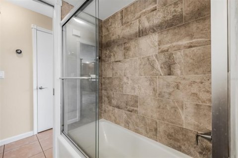 Casa en venta en Saint Petersburg, Florida, 3 dormitorios, 157.38 m2 № 1725557 - foto 28