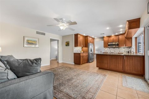 Casa en venta en Saint Petersburg, Florida, 3 dormitorios, 157.38 m2 № 1725557 - foto 12