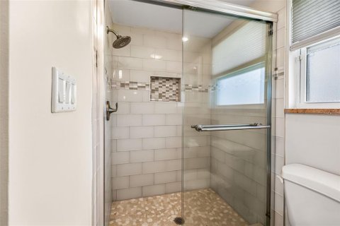 Casa en venta en Saint Petersburg, Florida, 3 dormitorios, 157.38 m2 № 1725557 - foto 25