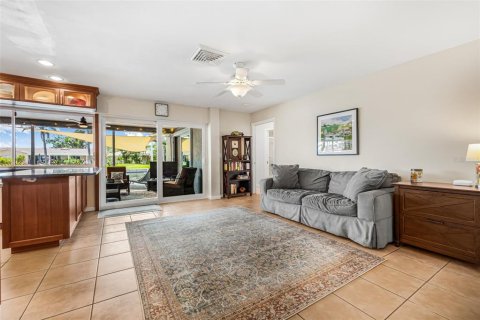 Casa en venta en Saint Petersburg, Florida, 3 dormitorios, 157.38 m2 № 1725557 - foto 10