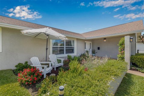 Casa en venta en Saint Petersburg, Florida, 3 dormitorios, 157.38 m2 № 1725557 - foto 5