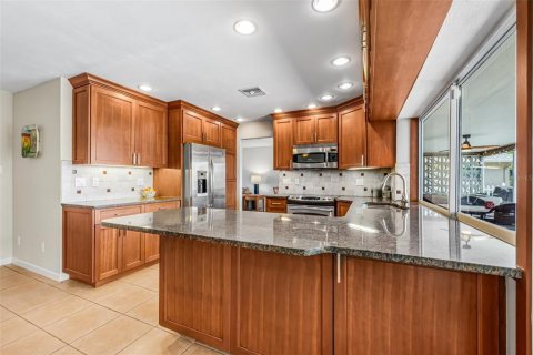 Casa en venta en Saint Petersburg, Florida, 3 dormitorios, 157.38 m2 № 1725557 - foto 13