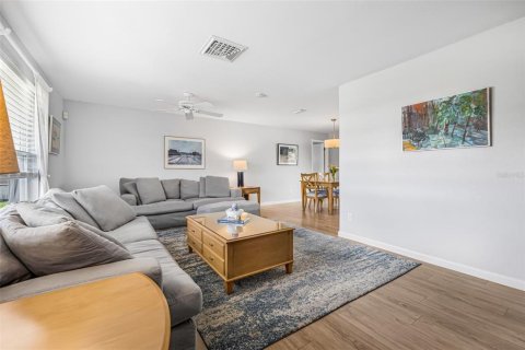 Casa en venta en Saint Petersburg, Florida, 3 dormitorios, 157.38 m2 № 1725557 - foto 8