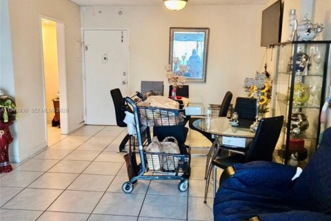 Condominio en venta en Sunny Isles Beach, Florida, 2 dormitorios, 101.64 m2 № 2033189 - foto 3