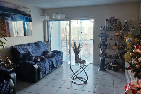 Condominio en venta en Sunny Isles Beach, Florida, 2 dormitorios, 101.64 m2 № 2033189 - foto 2