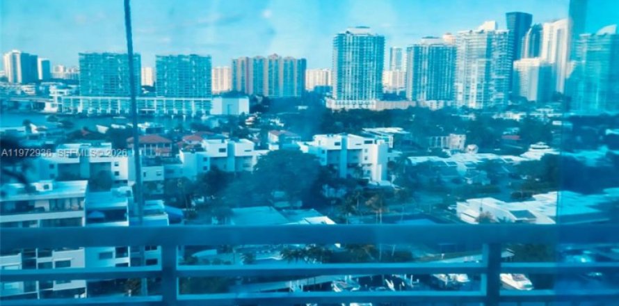 Condominio en Sunny Isles Beach, Florida, 2 dormitorios № 2033189