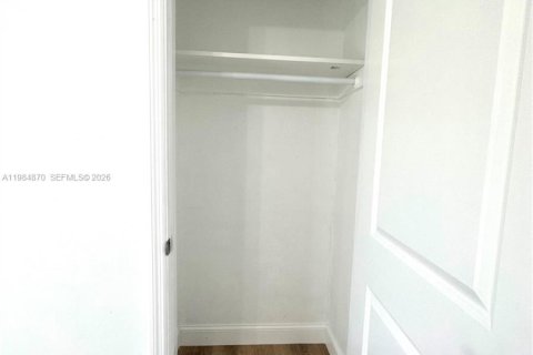 Купить виллу или дом в Холливуд, Флорида 3 спальни, 120.77м2, № 2045899 - фото 25