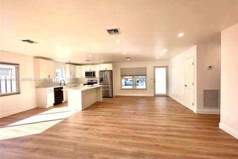 Купить виллу или дом в Холливуд, Флорида 3 спальни, 120.77м2, № 2045899 - фото 8