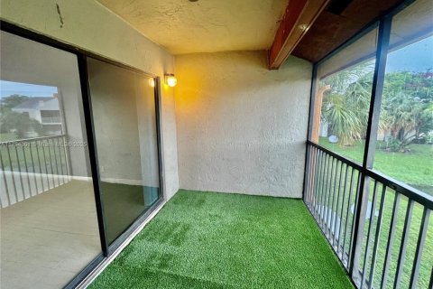 Townhouse in Lauderhill, Florida 2 bedrooms, 82.59 sq.m. № 1682021 - photo 15