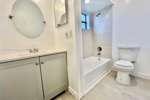 Townhouse in Lauderhill, Florida 2 bedrooms, 82.59 sq.m. № 1682021 - photo 14