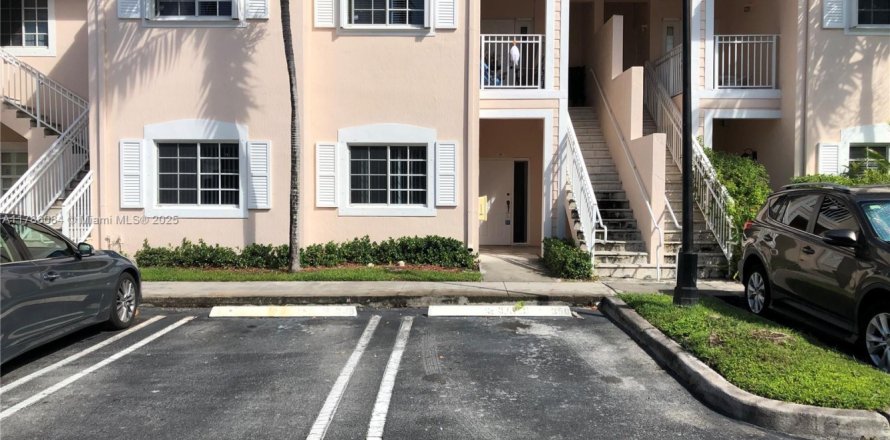 Condo in Homestead, Florida, 3 bedrooms № 1862872