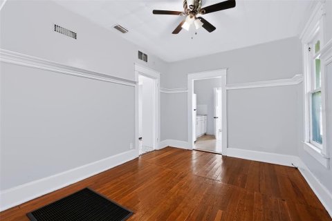 Commercial property in Clearwater, Florida 6 bedrooms, 169.08 sq.m. № 2420644 - photo 23