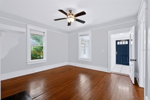 Commercial property in Clearwater, Florida 6 bedrooms, 169.08 sq.m. № 2420644 - photo 4