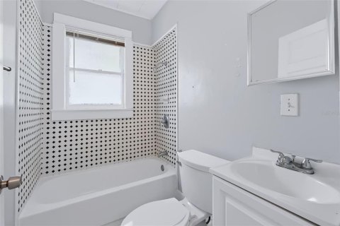 Commercial property in Clearwater, Florida 6 bedrooms, 169.08 sq.m. № 2420644 - photo 14