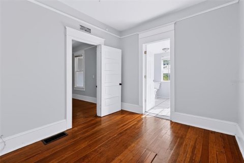 Commercial property in Clearwater, Florida 6 bedrooms, 169.08 sq.m. № 2420644 - photo 16