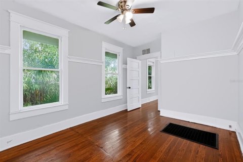 Commercial property in Clearwater, Florida 6 bedrooms, 169.08 sq.m. № 2420644 - photo 24