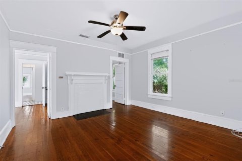 Commercial property in Clearwater, Florida 6 bedrooms, 169.08 sq.m. № 2420644 - photo 18
