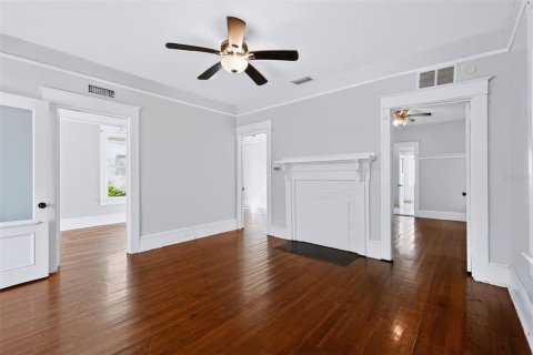 Commercial property in Clearwater, Florida 6 bedrooms, 169.08 sq.m. № 2420644 - photo 3