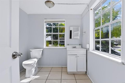 Commercial property in Clearwater, Florida 6 bedrooms, 169.08 sq.m. № 2420644 - photo 17