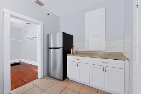 Commercial property in Clearwater, Florida 6 bedrooms, 169.08 sq.m. № 2420644 - photo 21