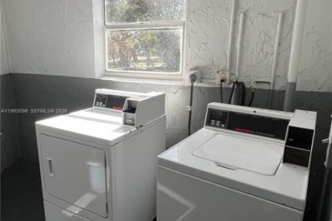 Copropriété à louer à Tamarac, Floride: 1 chambre, 76.64 m2 № 2023985 - photo 12