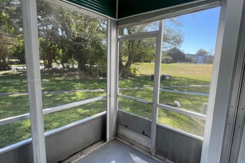 Copropriété à louer à Tamarac, Floride: 1 chambre, 76.64 m2 № 2023985 - photo 10
