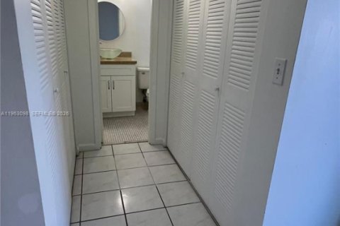 Copropriété à louer à Tamarac, Floride: 1 chambre, 76.64 m2 № 2023985 - photo 20