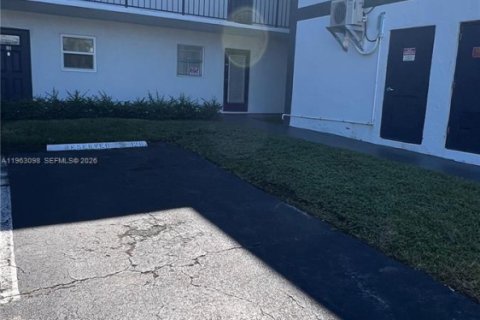 Copropriété à louer à Tamarac, Floride: 1 chambre, 76.64 m2 № 2023985 - photo 16