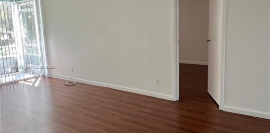 Condo à Tamarac, Floride, 1 chambre  № 2023985