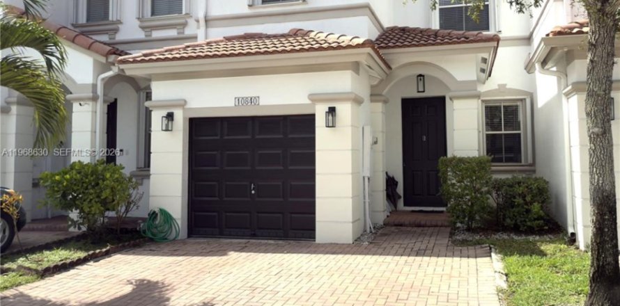 Touwnhouse à Doral, Floride 3 chambres, 156.35 m2 № 2048316