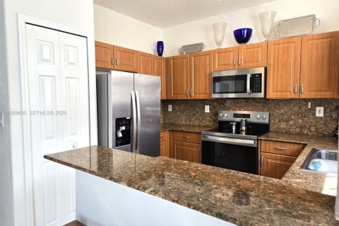 Touwnhouse à vendre à Doral, Floride: 3 chambres, 156.35 m2 № 2048316 - photo 4